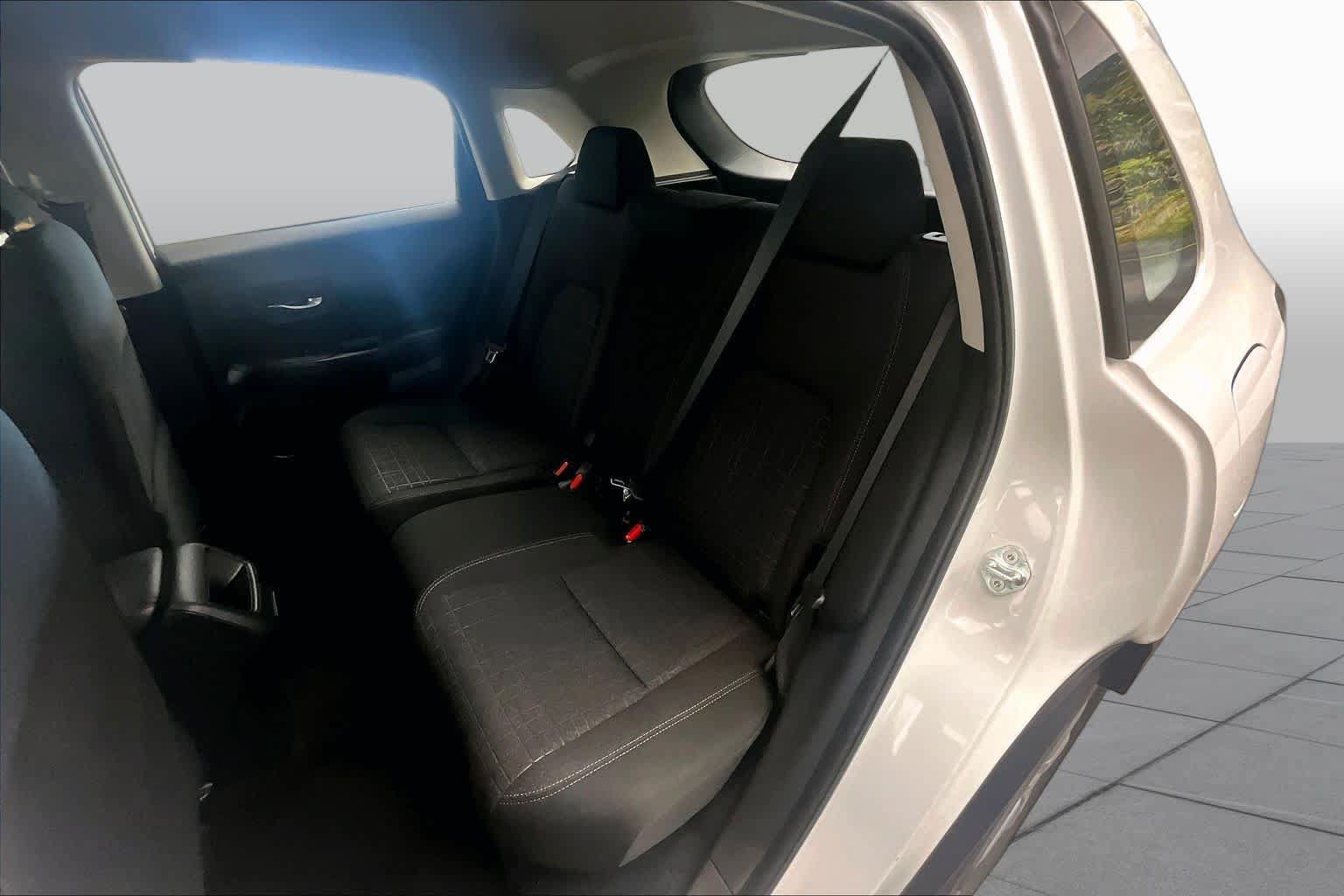 Used 2024 Honda HR-V LX image 19