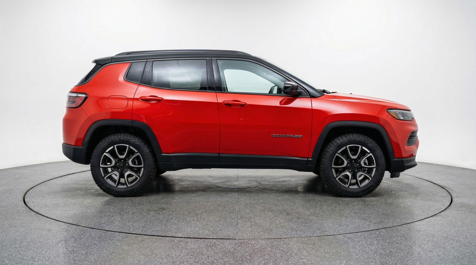Used 2025 Jeep Compass Trailhawk AWD/4WD image 11