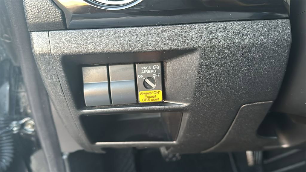 Used 2006 MAZDA MX-5 Miata Touring image 22