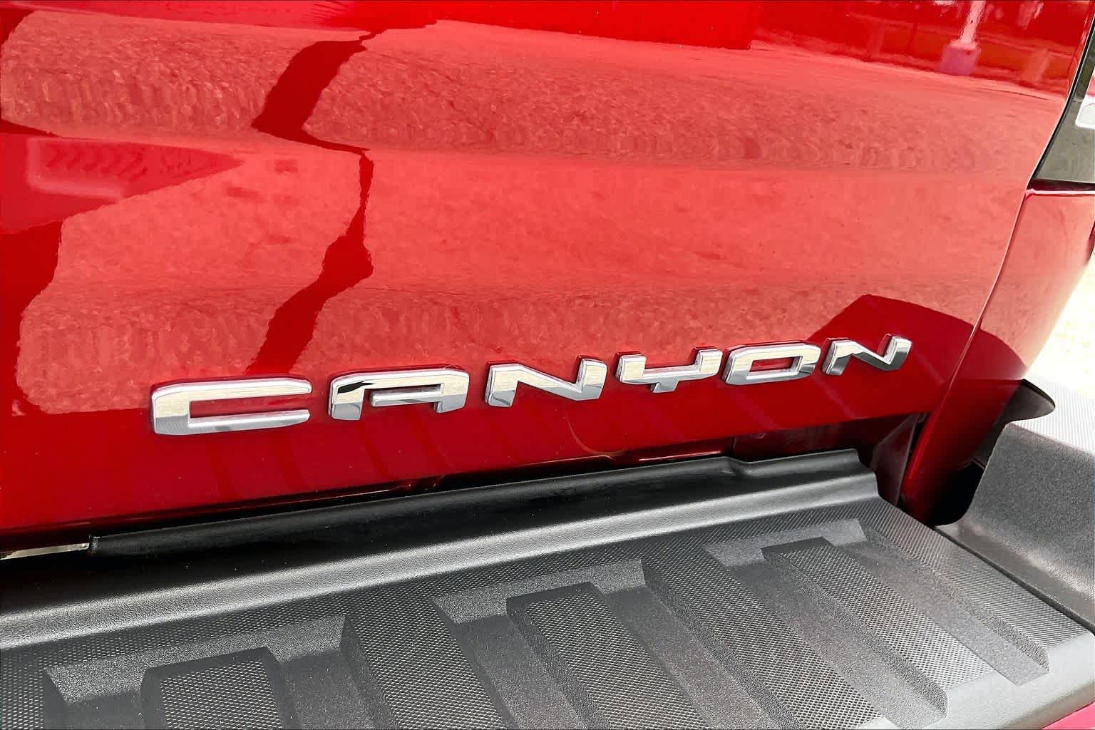 Used 2022 GMC Canyon Denali image 7