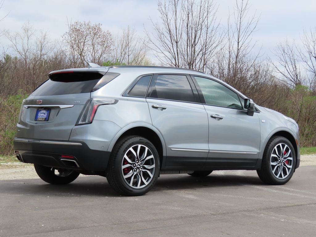 Certified 2024 Cadillac XT5 Sportv w/ Technology Package image 3