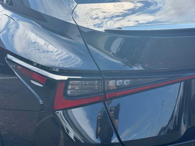 Used 2023 Lexus IS 350 F Sport w/ Memory Package AWD/4WD image 14