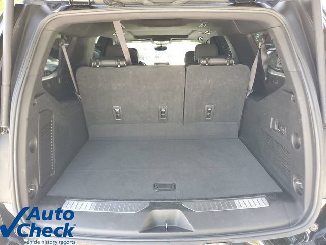 Used 2023 Chevrolet Suburban Premier w/ Premium Package RWD image 9