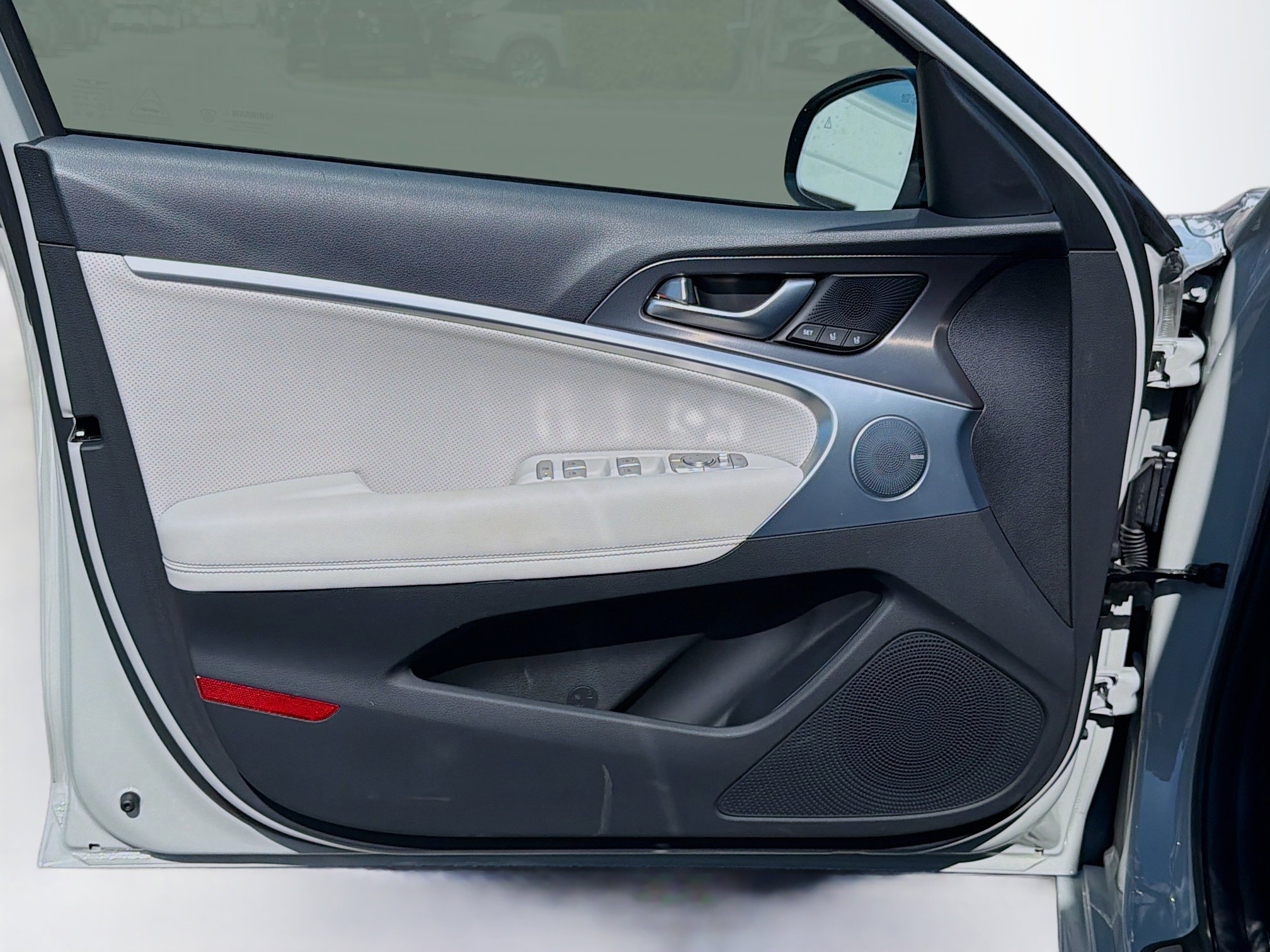 Used 2024 Genesis G70 2.5T w/ Sport Prestige Package image 20