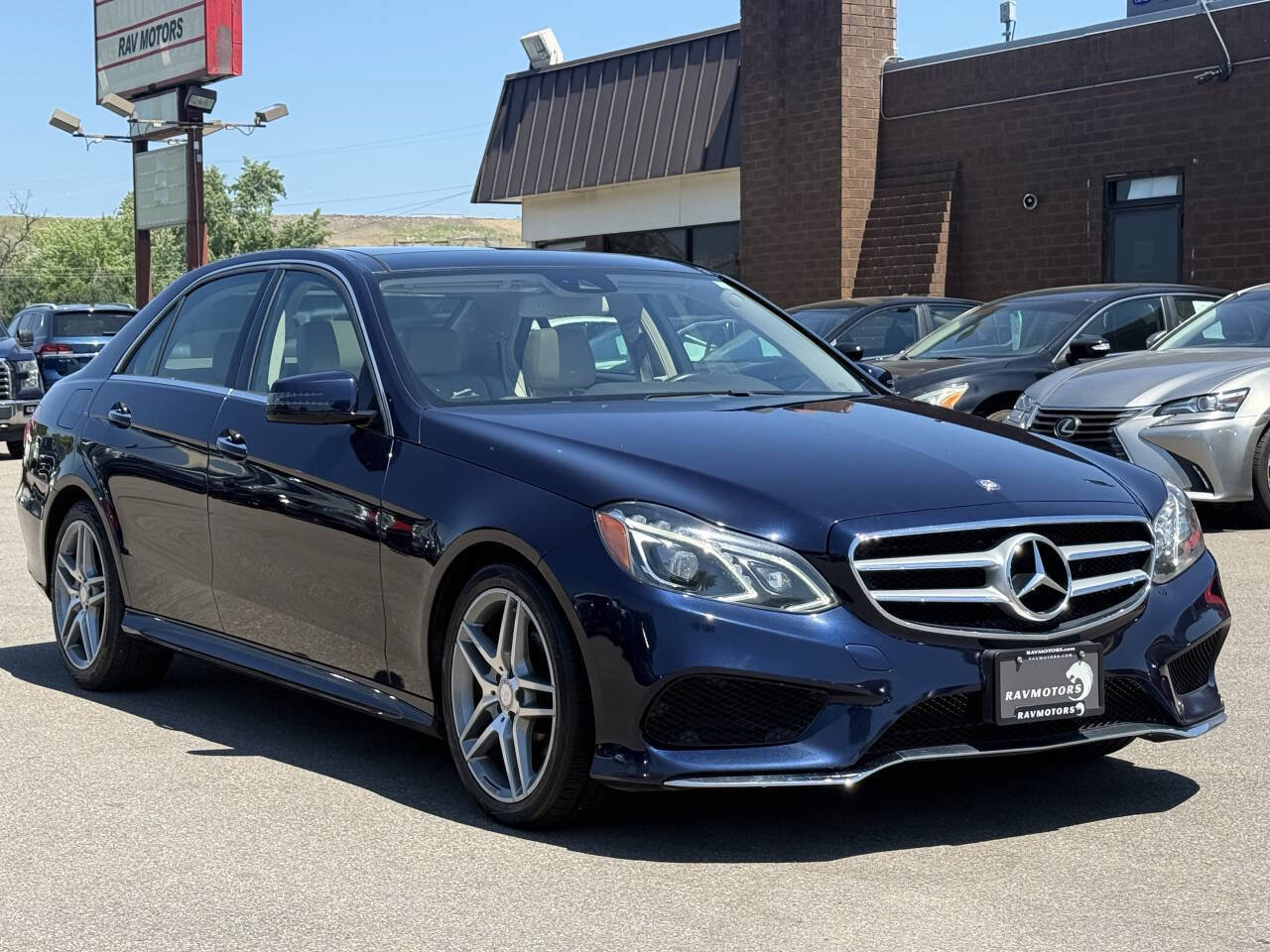 Used 2014 Mercedes-Benz E 350 4MATIC Sedan w/ Premium 1 Package image 5