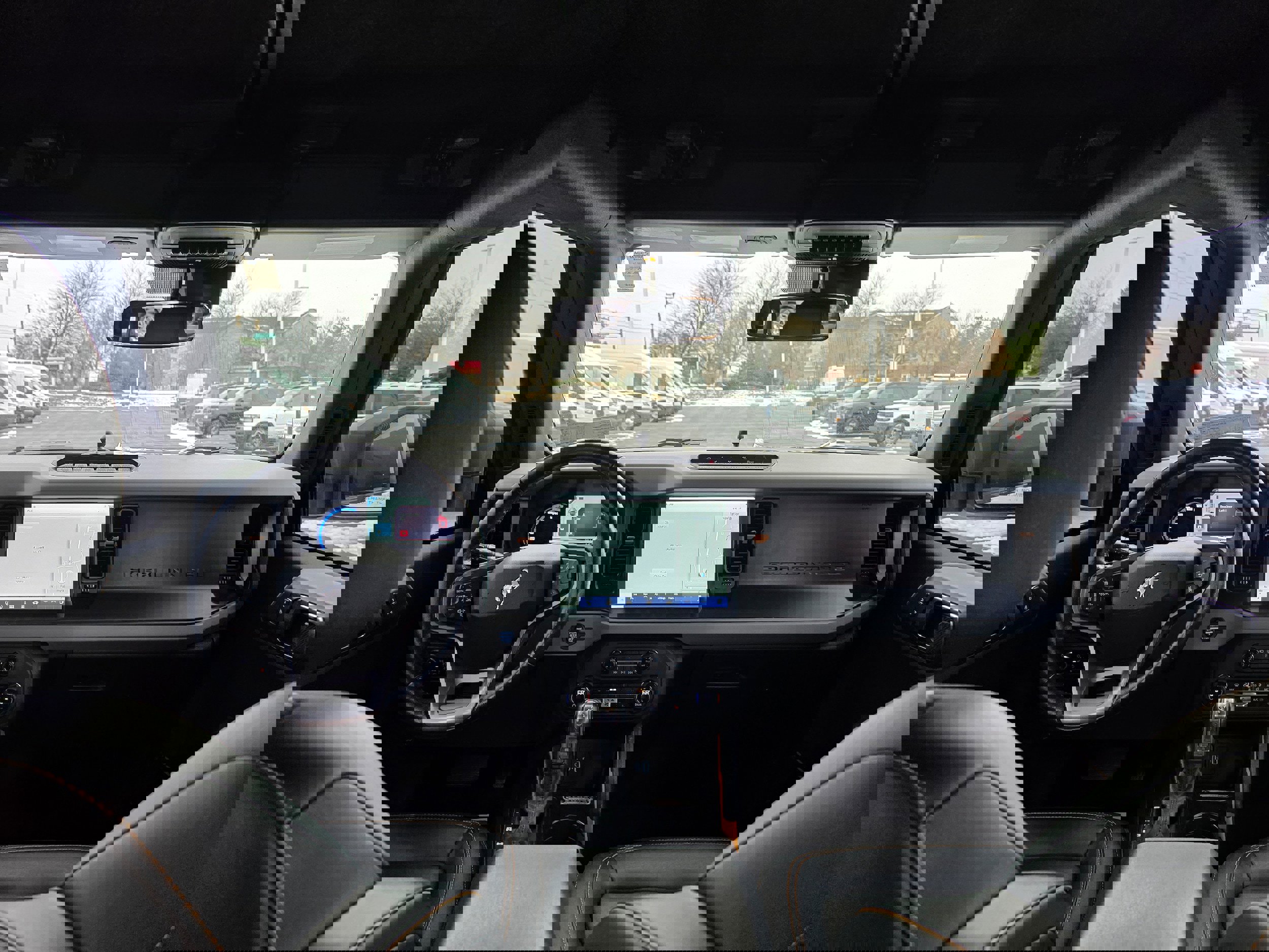 Used 2023 Ford Bronco Badlands image 11