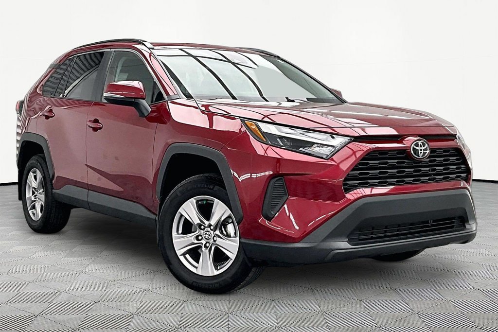 Used 2025 Toyota RAV4 XLE w/ Convenience Package FWD image 12