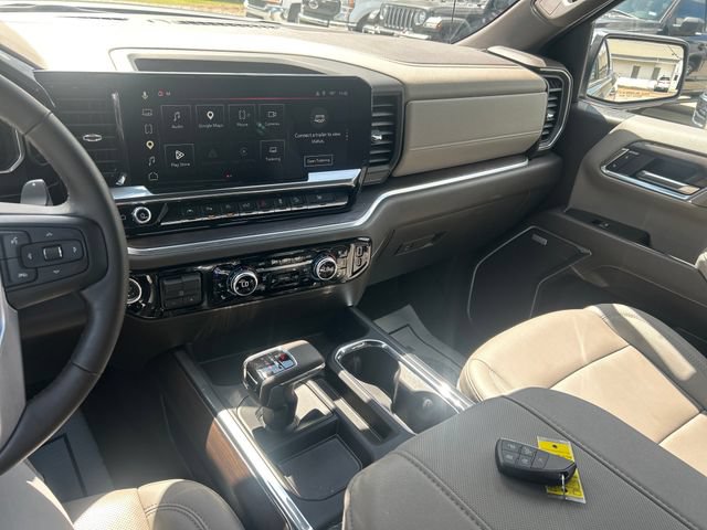 Used 2026 GMC Sierra 1500 SLT AWD/4WD image 17