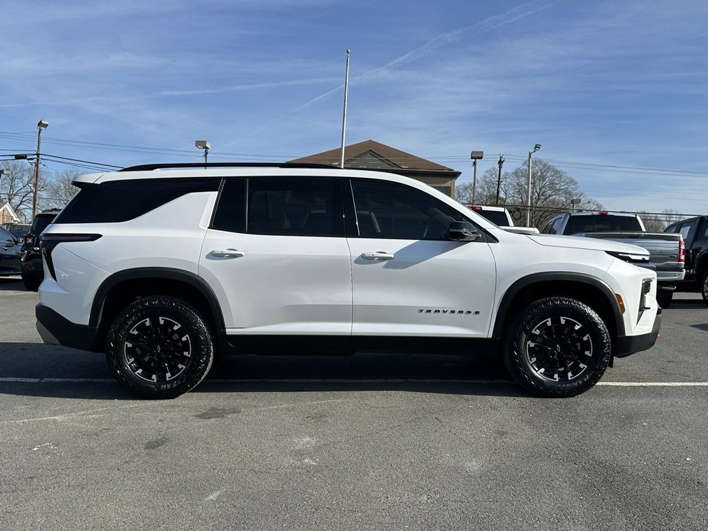 Used 2025 Chevrolet Traverse Z71 w/ Driver Confidence Package image 10
