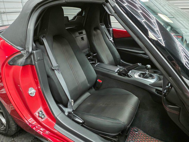 Used 2016 MAZDA MX-5 Miata Club RWD image 16