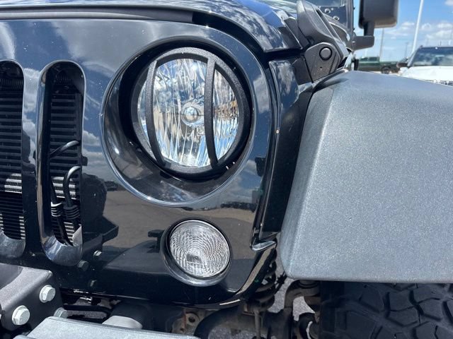Used 2018 Jeep Wrangler Sport AWD/4WD image 9
