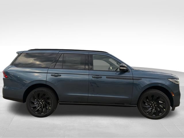New 2027 Lincoln Navigator Reserve w/ Jet Appearance Package AWD/4WD image 11