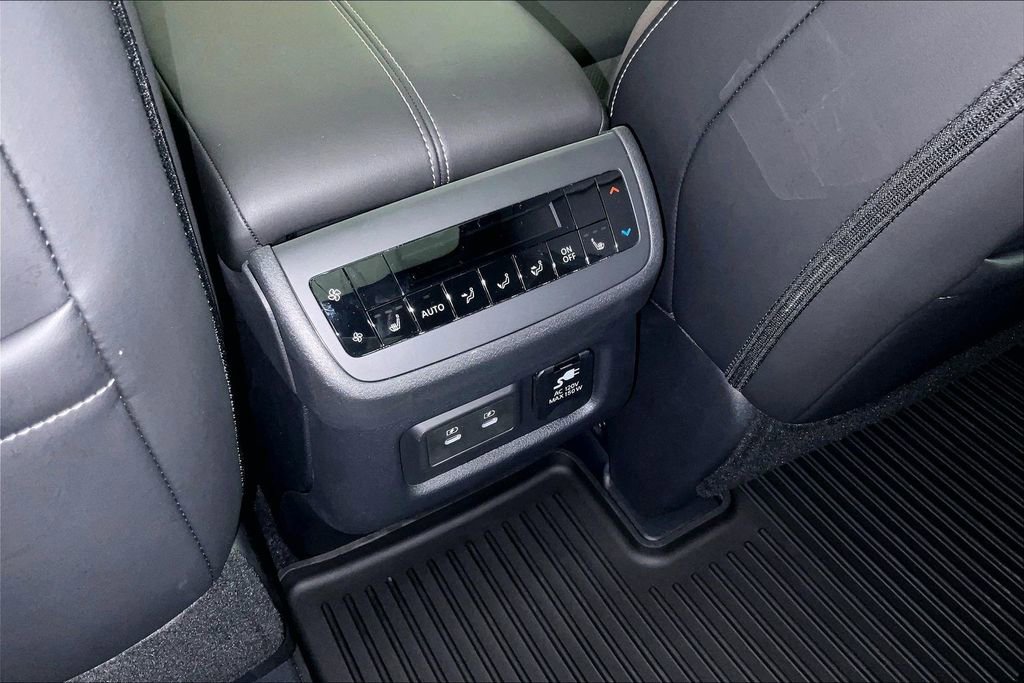 New 2026 Nissan Pathfinder Platinum w/ Cargo Package image 41