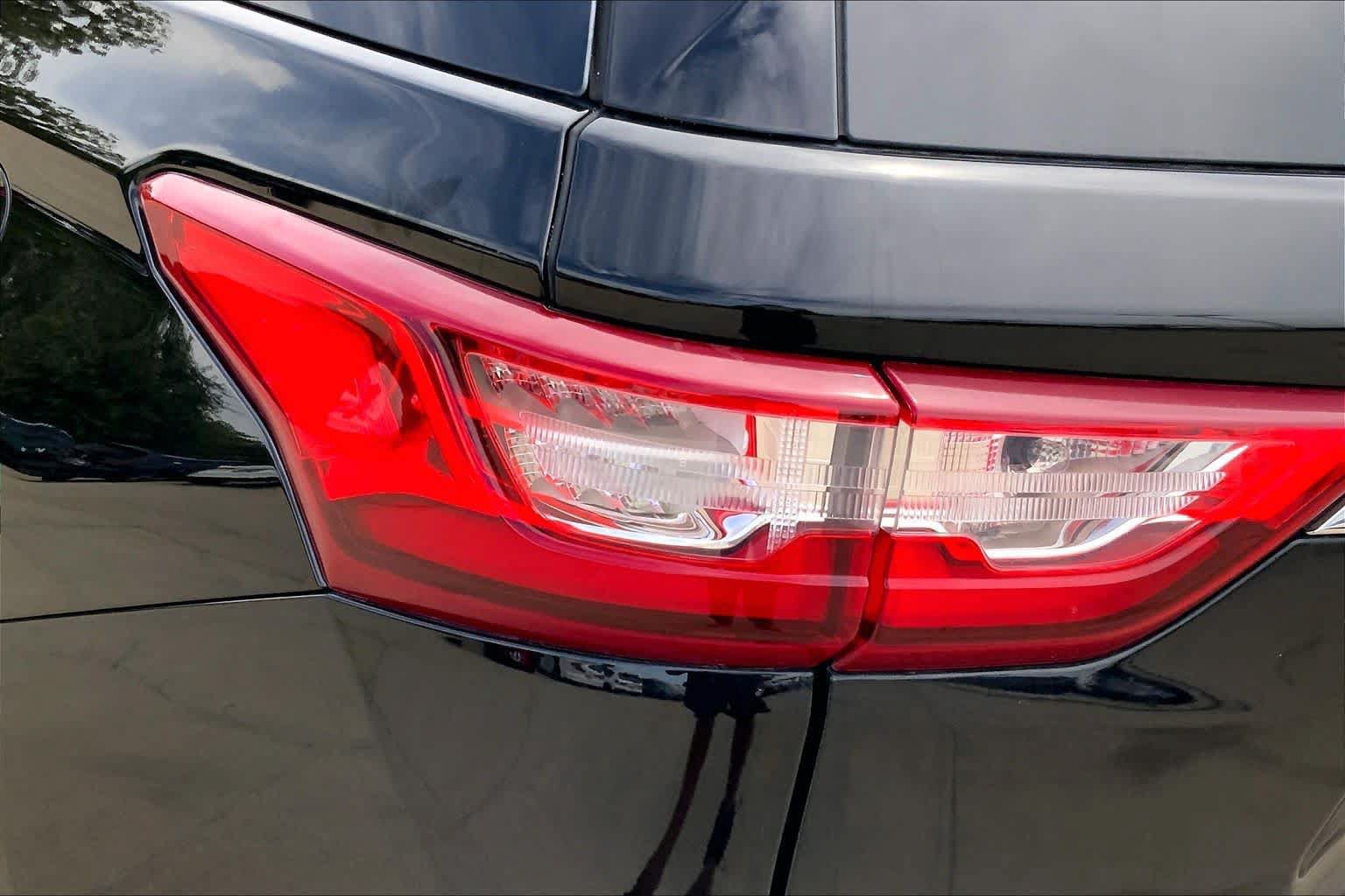 Used 2019 Chevrolet Traverse LT FWD image 28