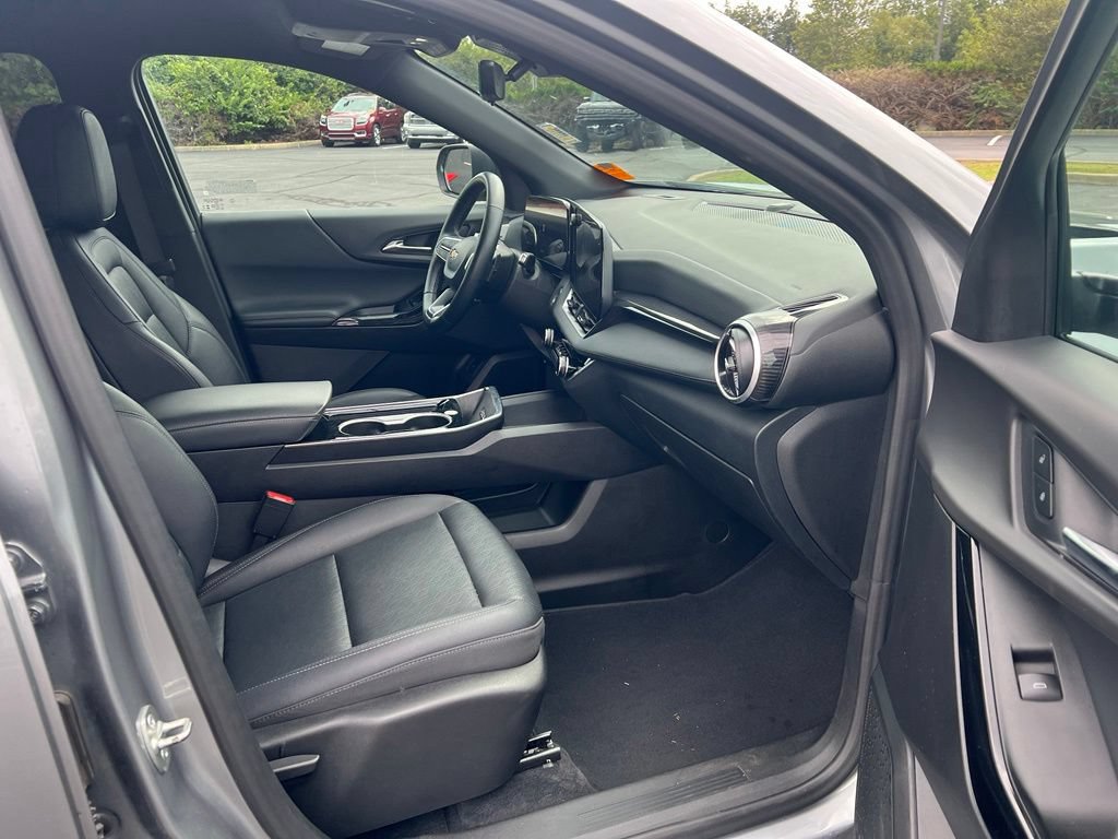 Used 2025 Chevrolet Equinox LT w/ Convenience Package II FWD image 10
