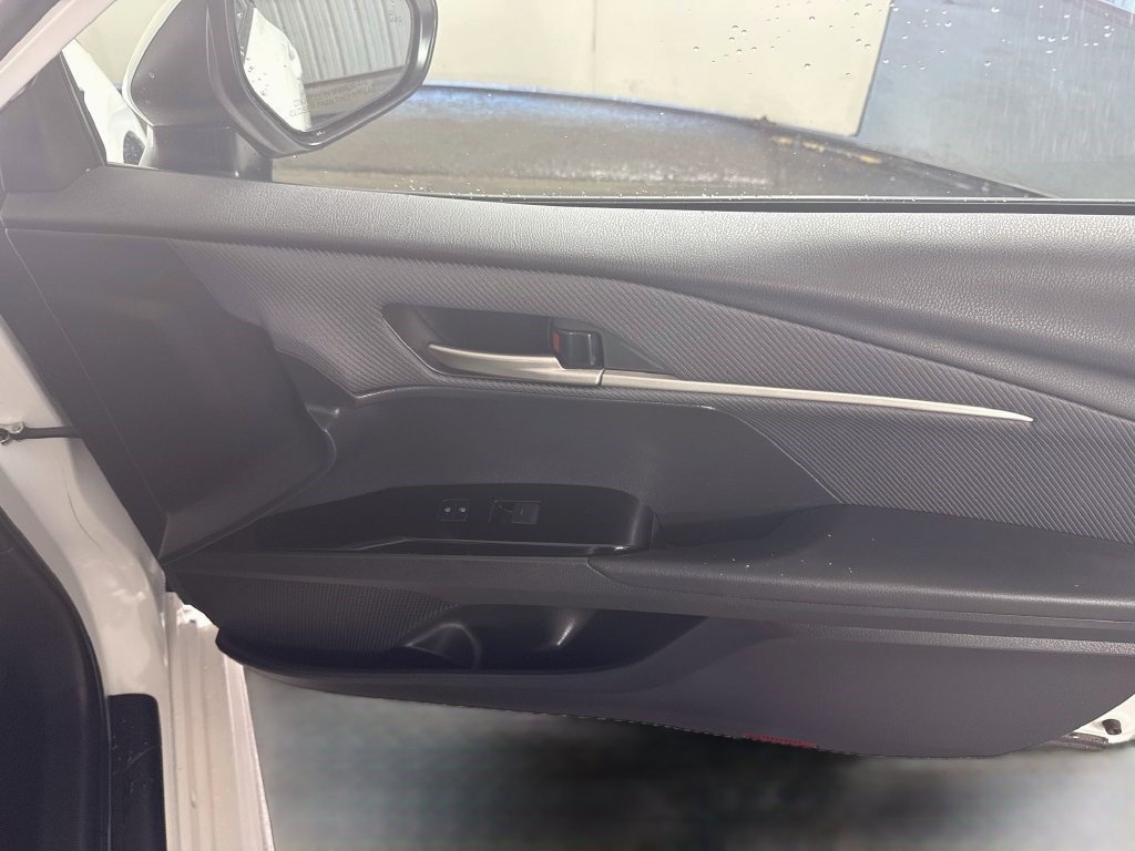 Used 2025 Toyota Camry SE FWD image 30