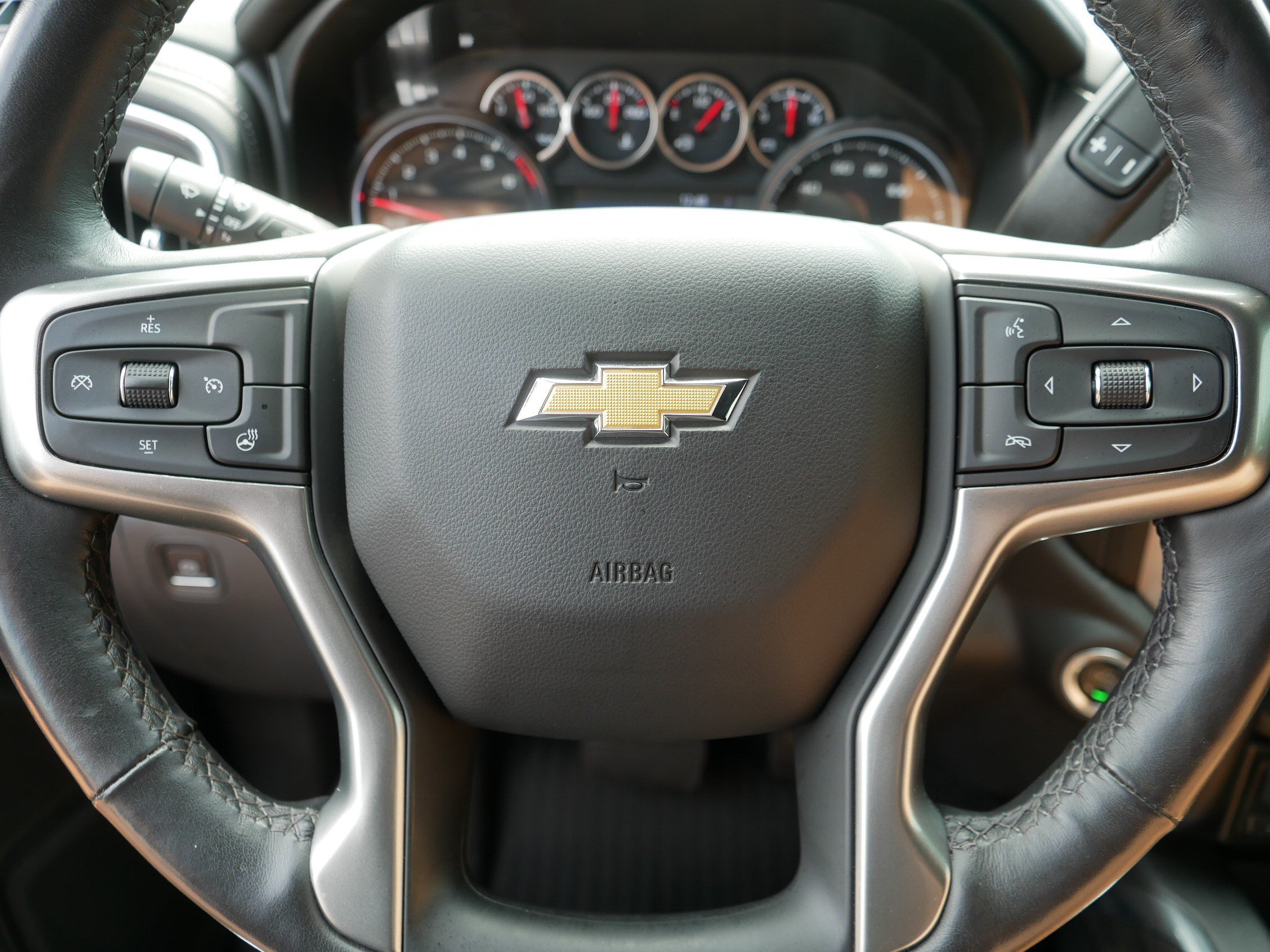 Used 2021 Chevrolet Silverado 1500 LTZ AWD/4WD image 25
