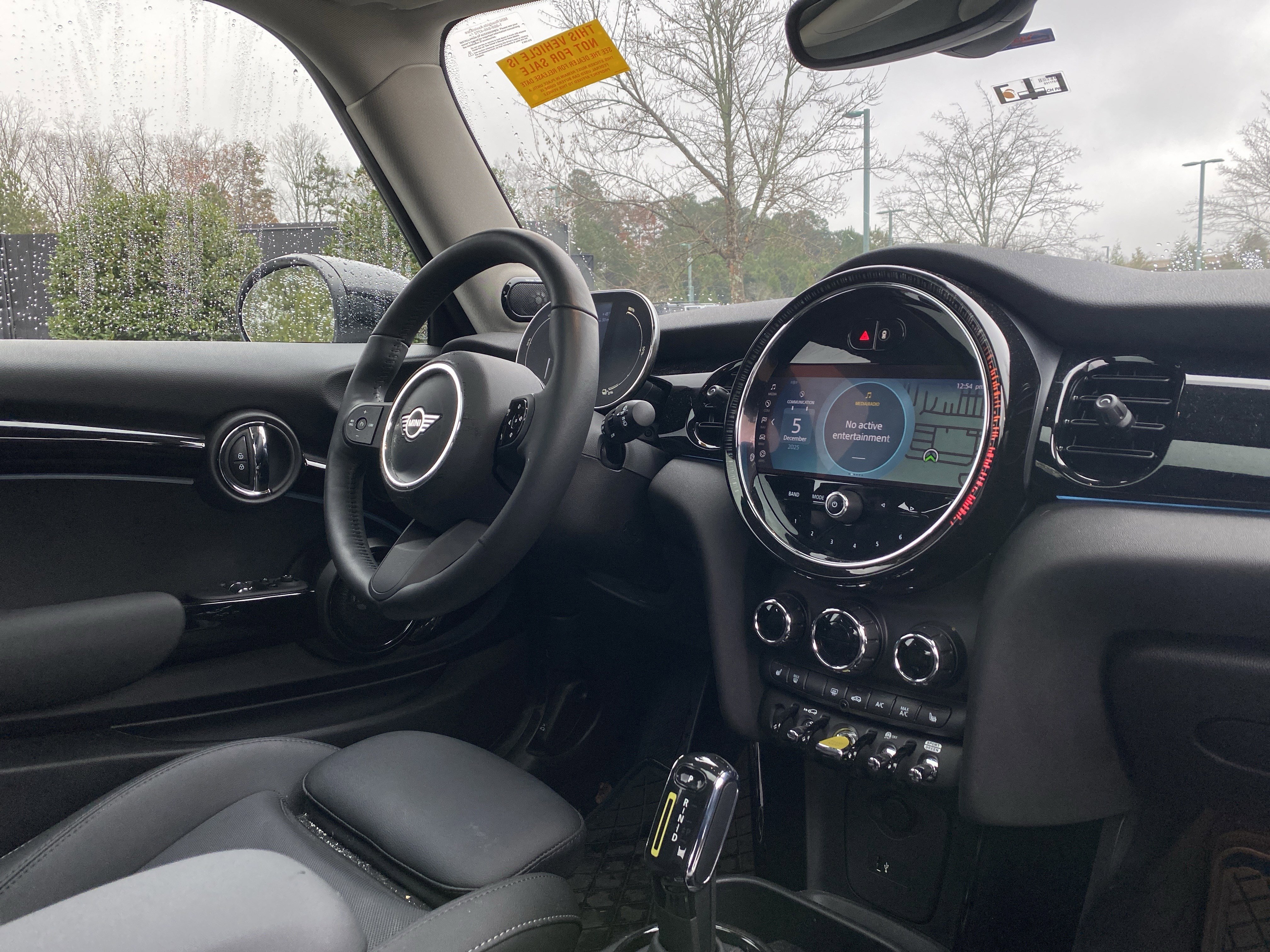 Certified 2024 MINI Cooper SE image 6