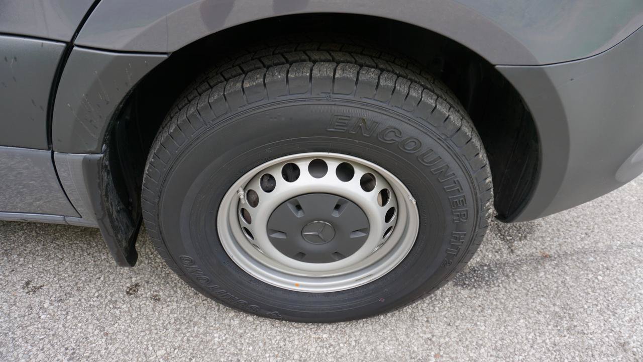 Used 2024 Mercedes-Benz Sprinter 2500 image 12