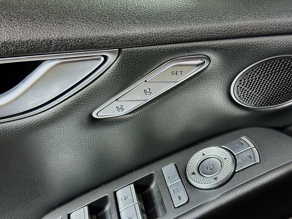 Used 2023 Genesis G80 2.5T image 21