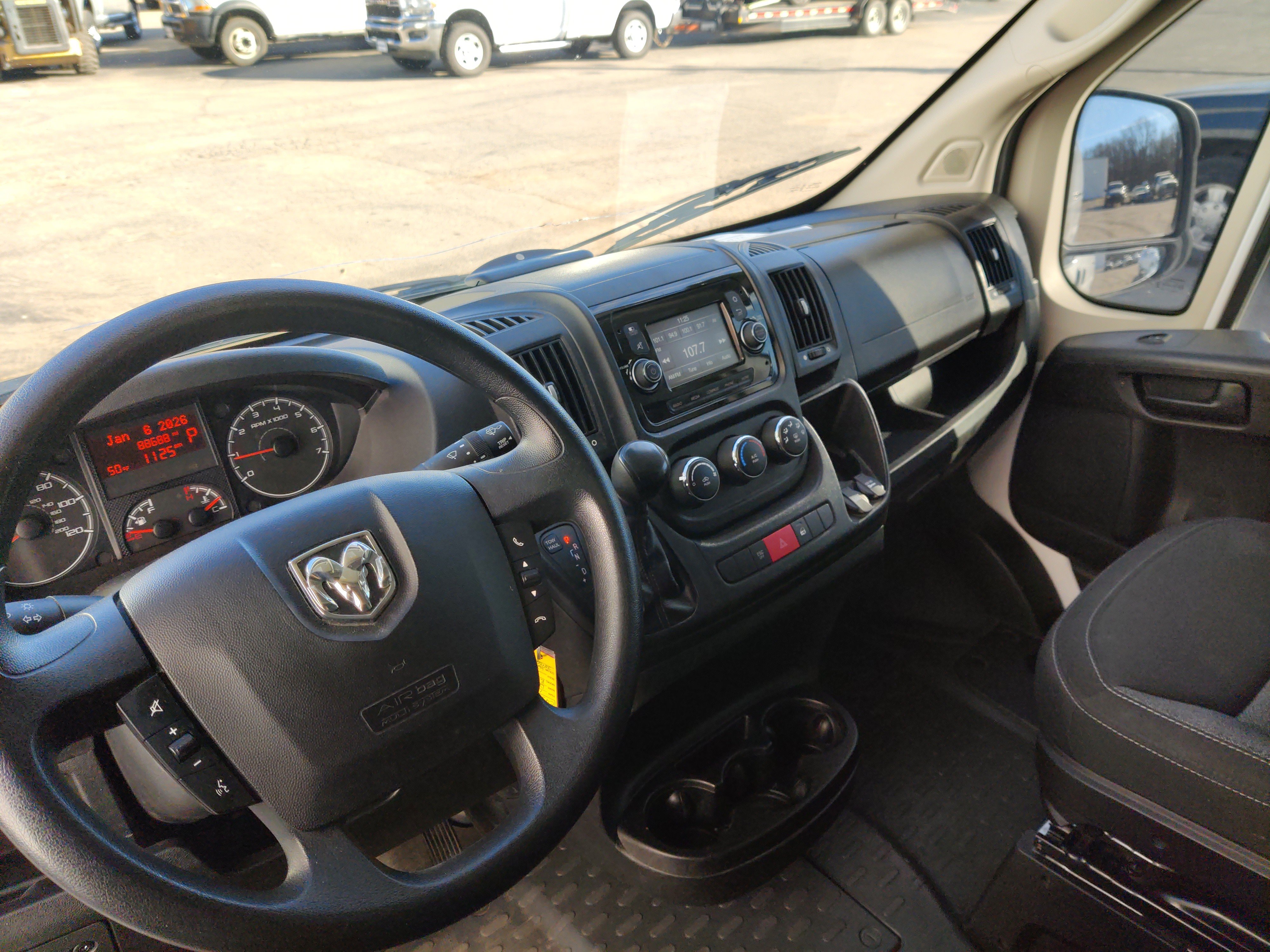 Used 2018 RAM ProMaster 2500 w/ Interior Convenience Group FWD image 17