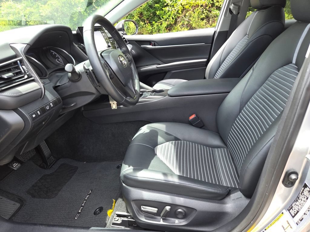 Used 2024 Toyota Camry SE FWD image 5