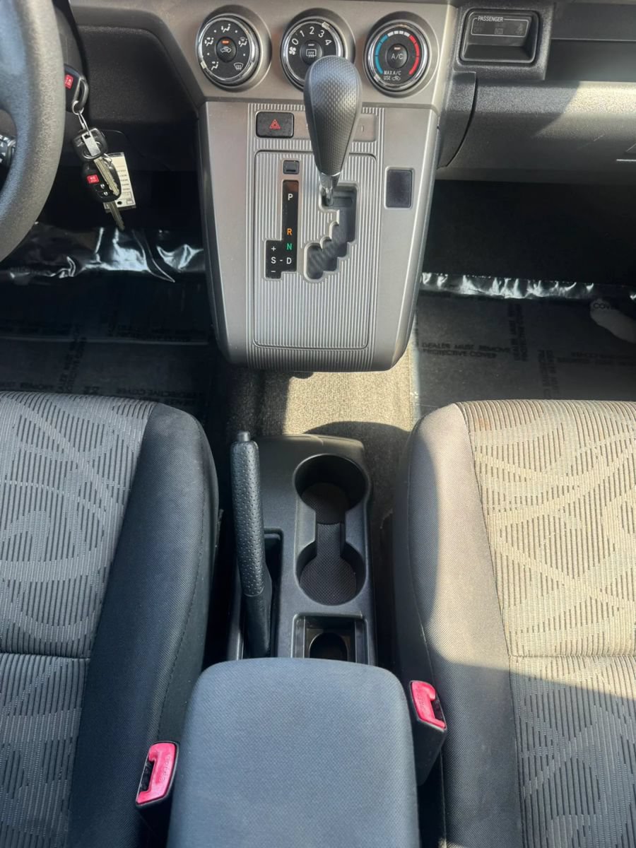 Used 2014 Scion xB FWD image 29