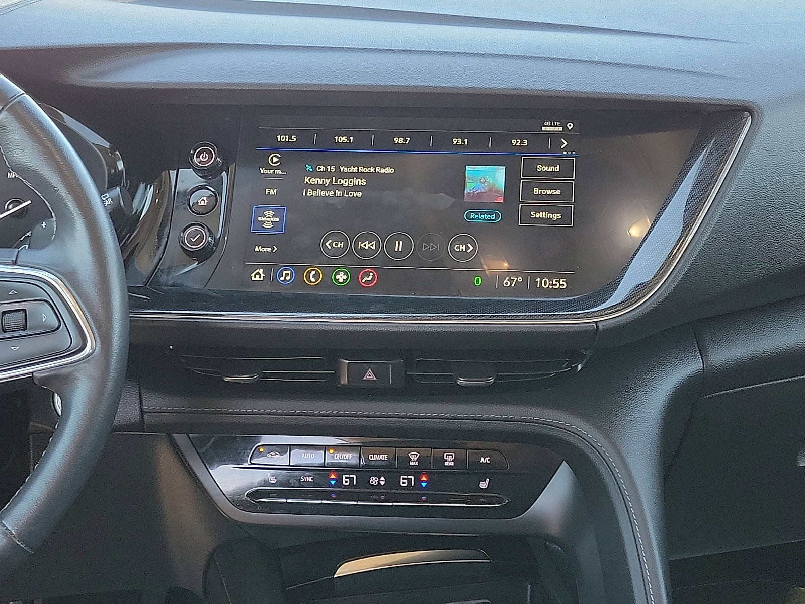 Used 2023 Buick Envision Essence image 10