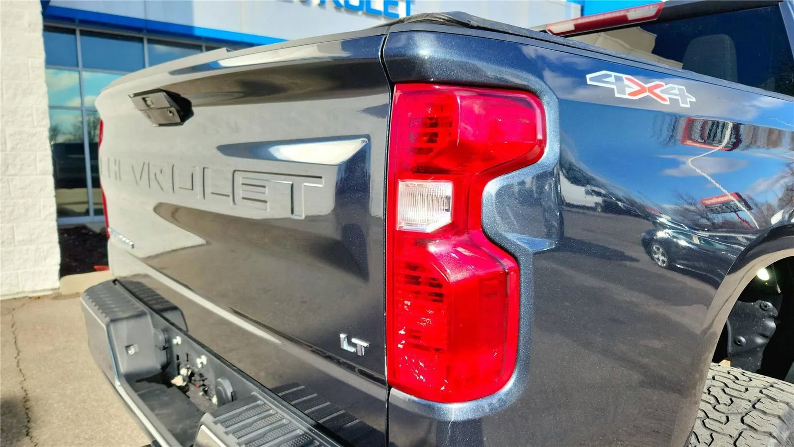 Used 2021 Chevrolet Silverado 1500 LT image 11