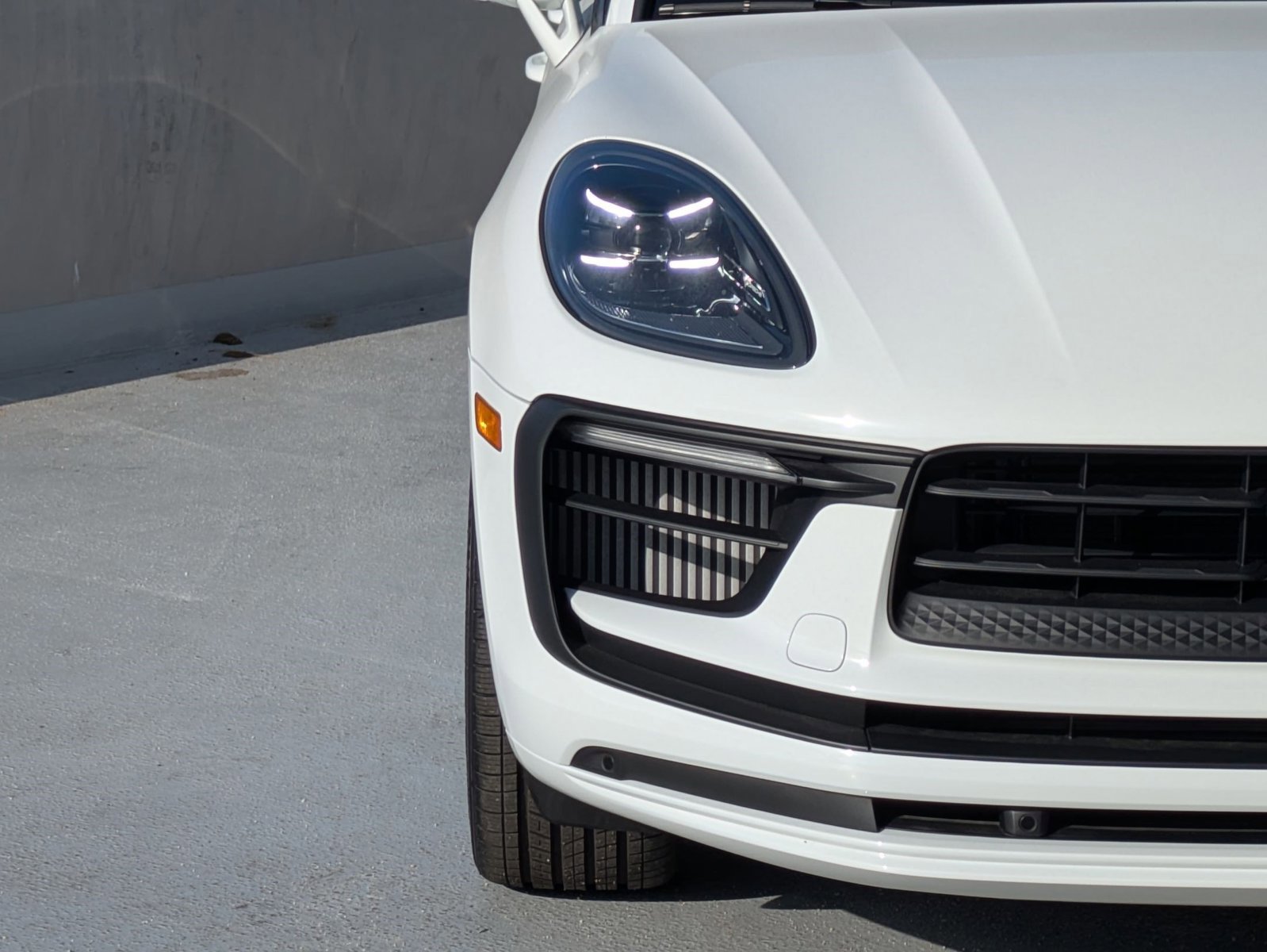 Used 2025 Porsche Macan S image 12