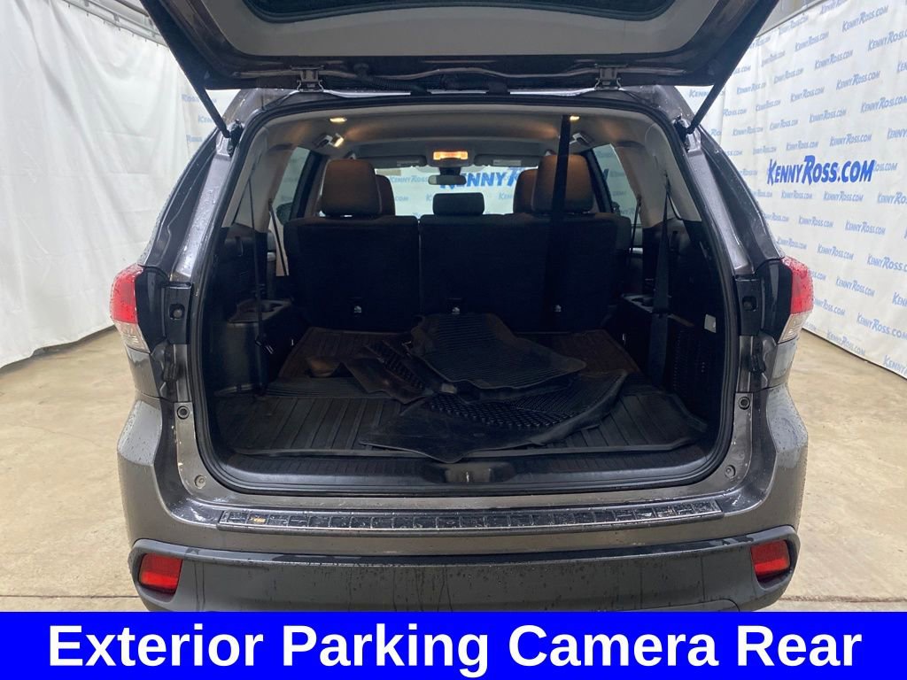 Used 2018 Toyota Highlander LE AWD/4WD image 10