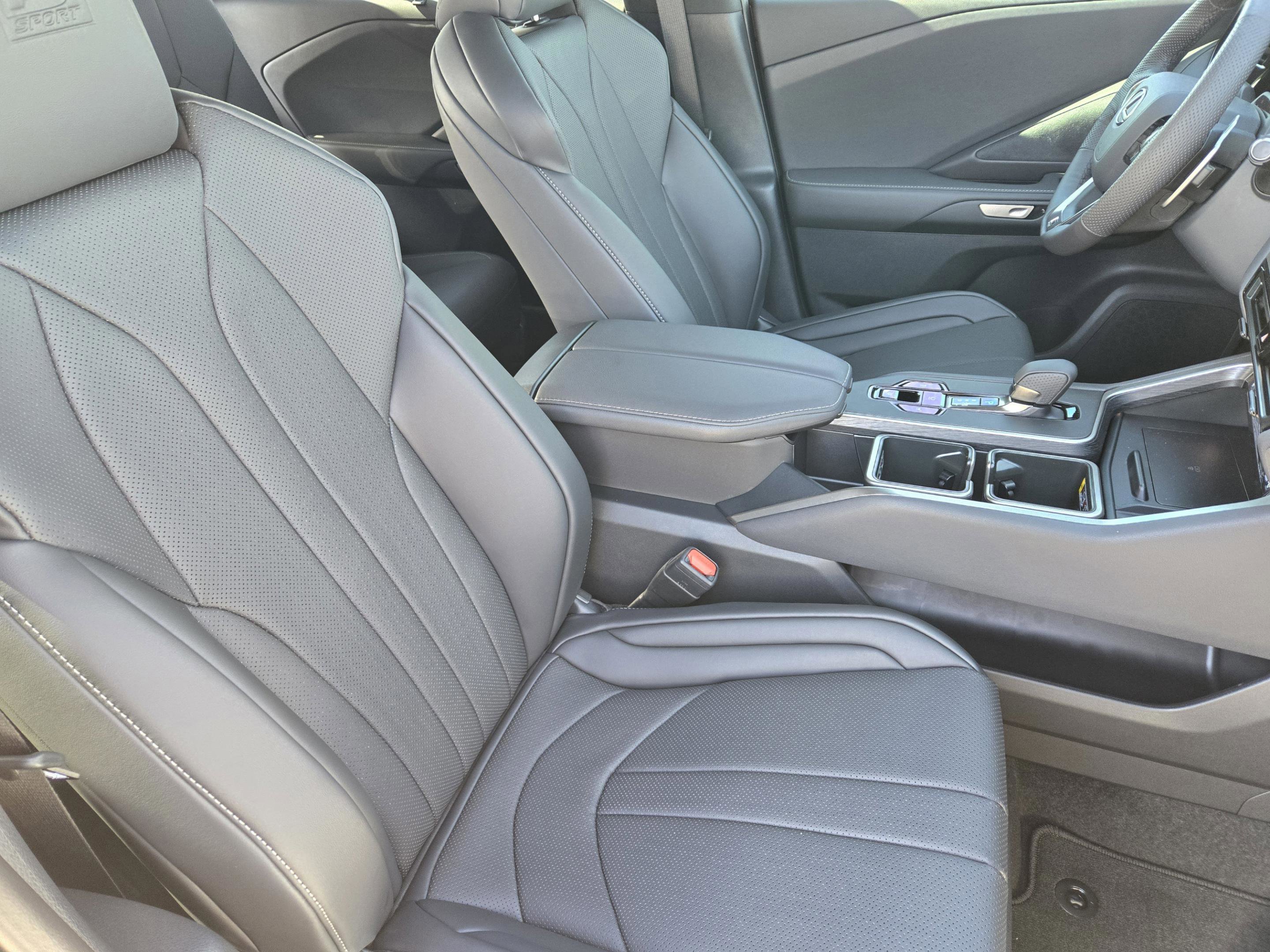 New 2026 Lexus TX 500h AWD image 10