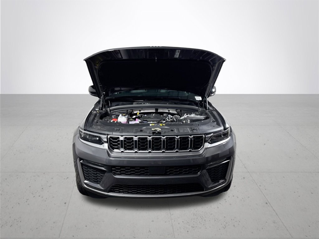 New 2026 Jeep Grand Cherokee Limited w/ MOPAR Finishing Package AWD/4WD image 22