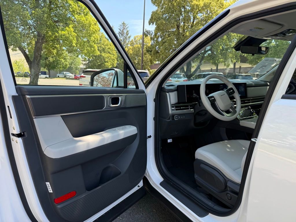 New 2026 Hyundai Santa Fe SE image 9