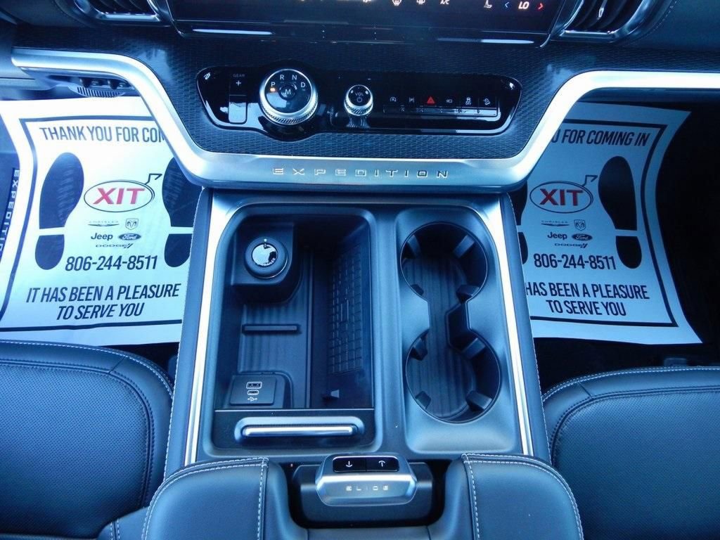 New 2025 Ford Expedition Max Platinum w/ Stealth Performance Package image 30