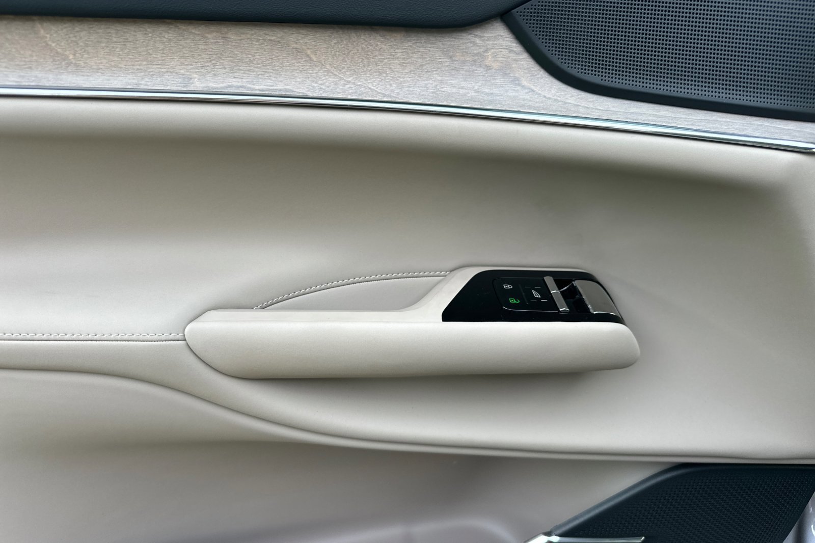 New 2026 Volvo EX90 Plus image 9