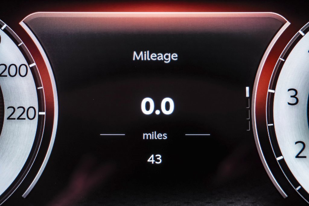 New 2025 Aston Martin DB12 Convertible image 26