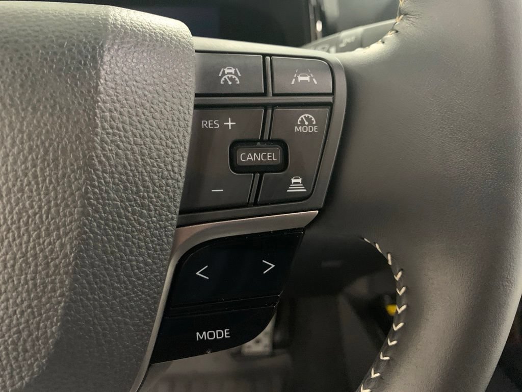 Used 2025 Toyota Camry SE FWD image 18