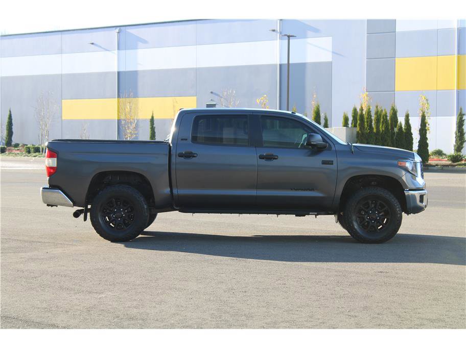 Used 2019 Toyota Tundra SR5 w/ SR5 Upgrade Package image 4