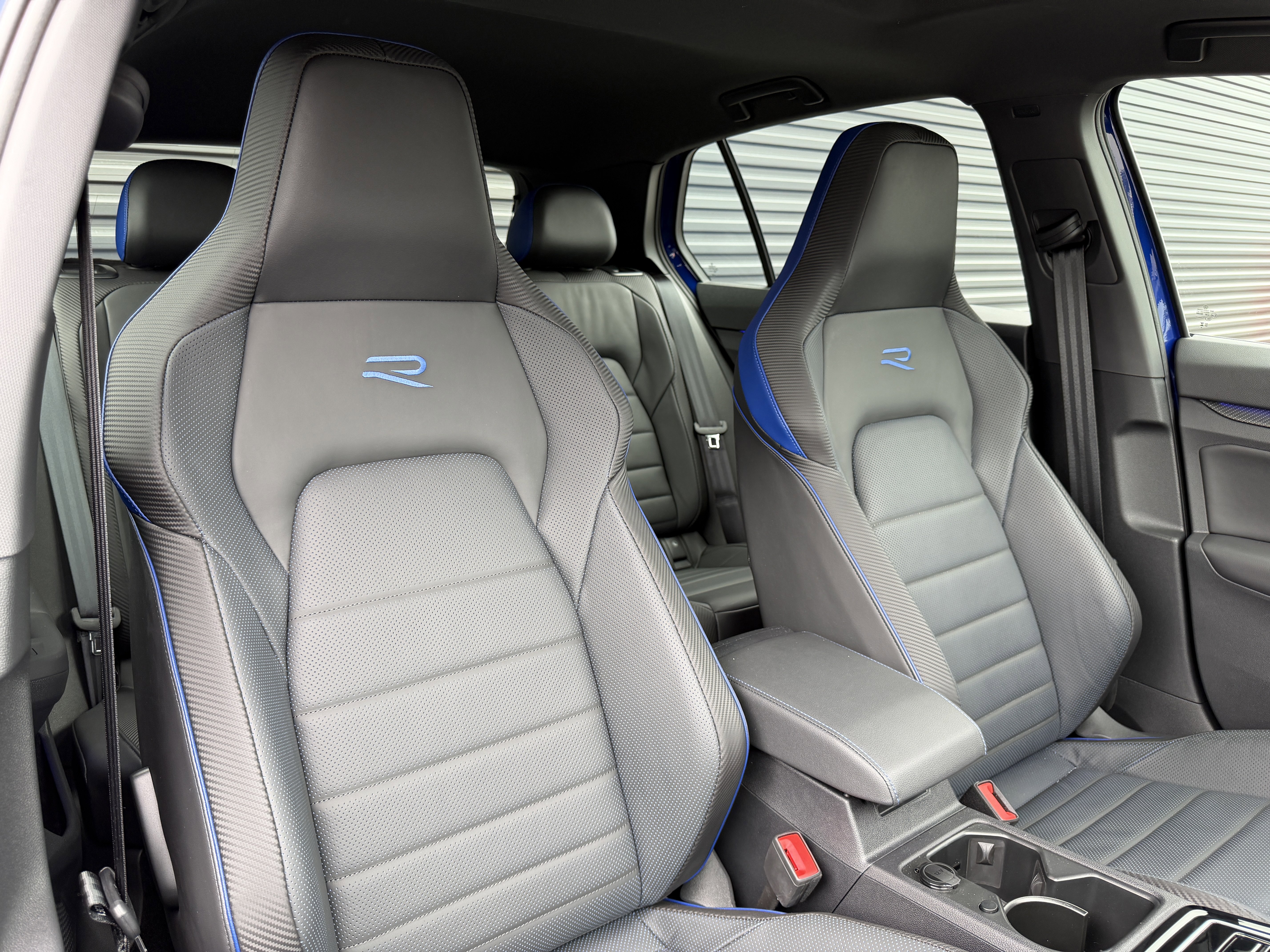 Used 2024 Volkswagen Golf R image 30