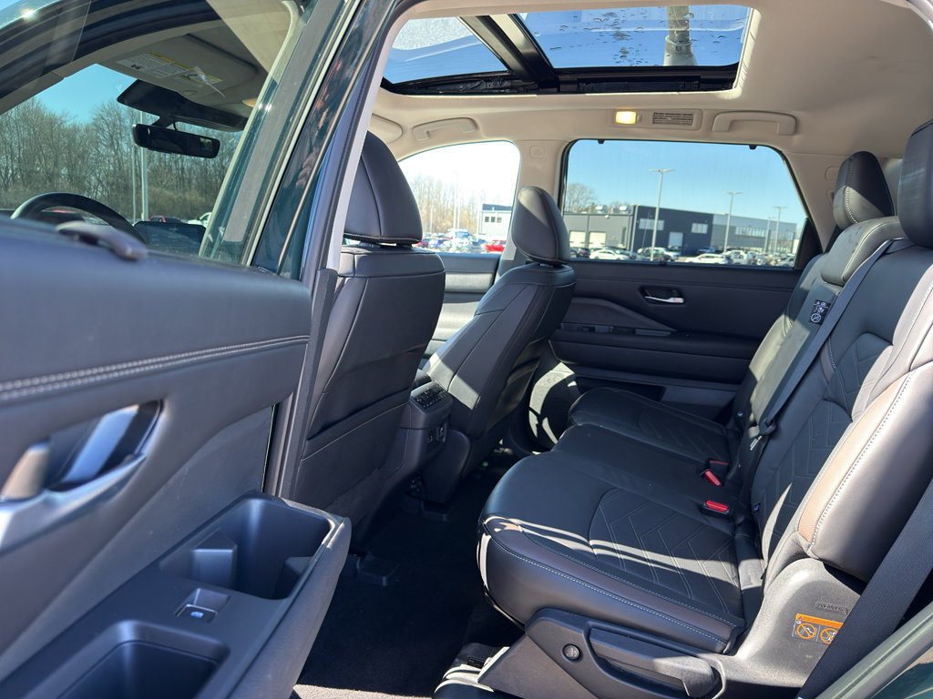 Certified 2024 Nissan Pathfinder Platinum w/ Cargo Package image 30