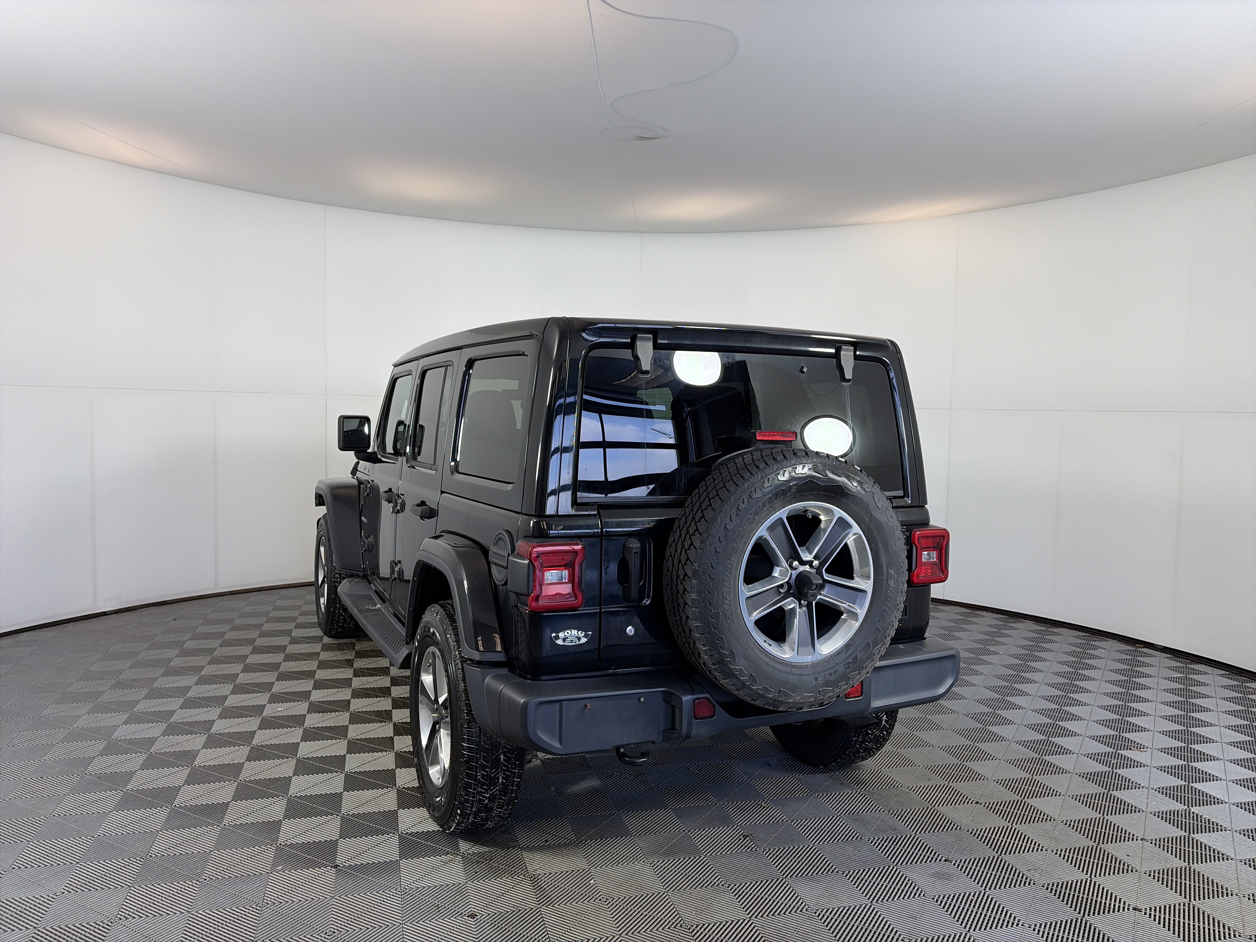 Used 2019 Jeep Wrangler Unlimited Sahara image 8