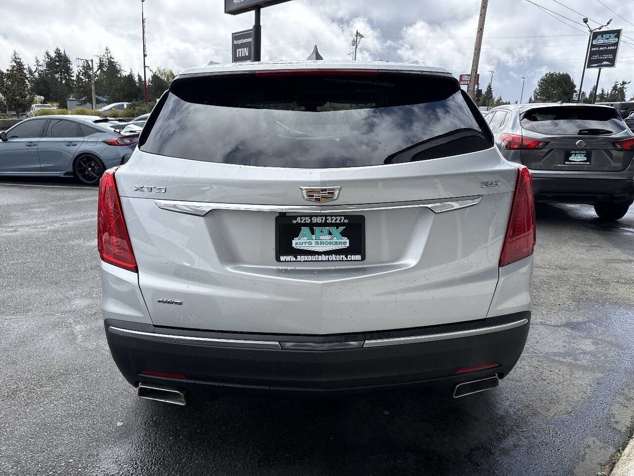 Used 2017 Cadillac XT5 Luxury w/ Driver Awareness Package image 5