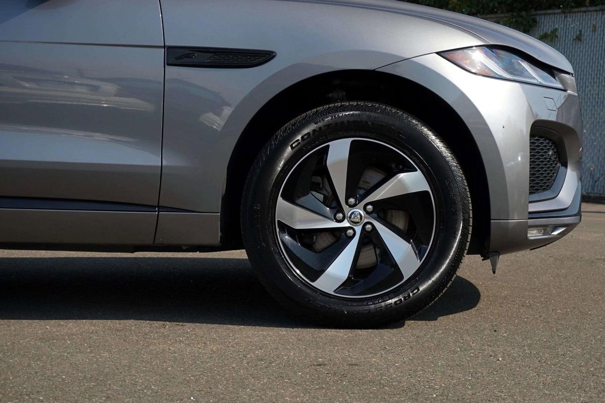 Used 2024 Jaguar F-PACE R-Dynamic S image 9