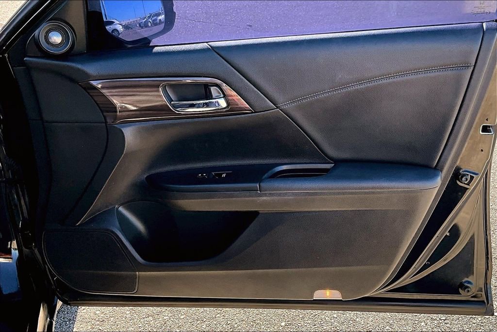 Used 2016 Honda Accord EX-L image 25