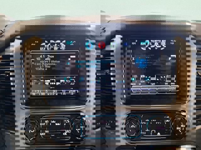 Used 2018 Chevrolet Suburban LS w/ All-Season Package image 20