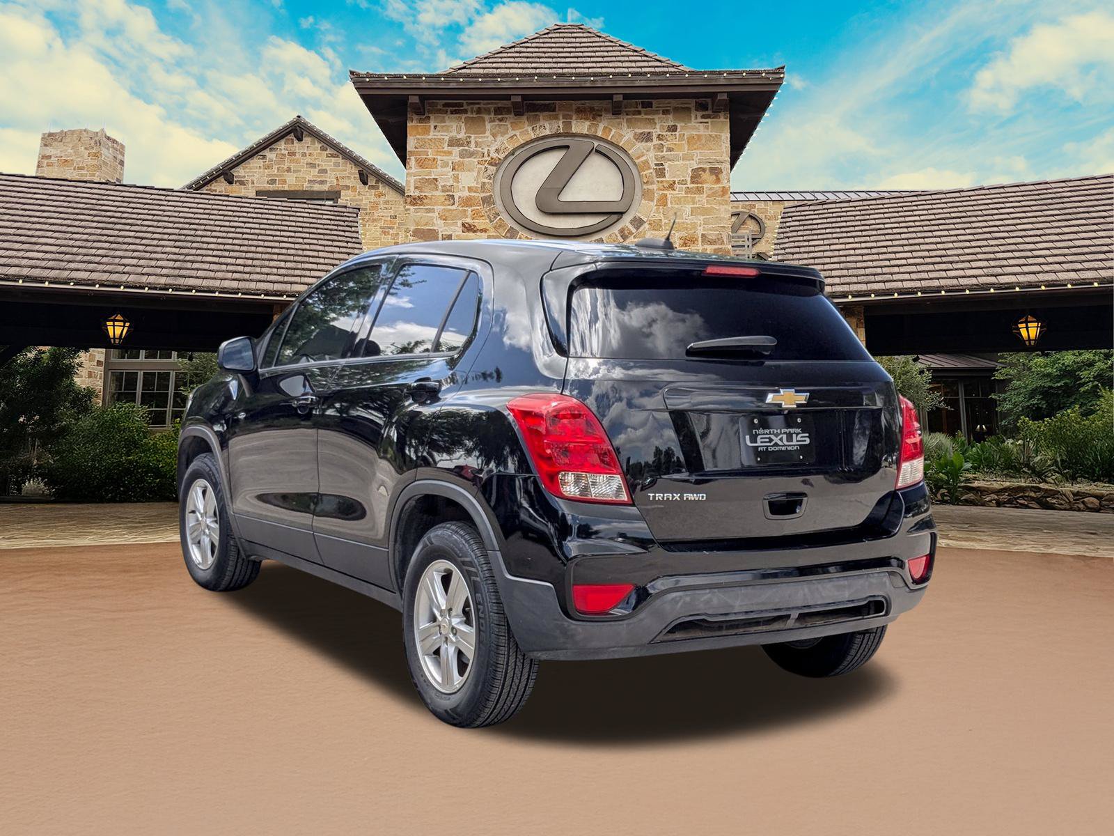 Used 2022 Chevrolet Trax LS w/ Tint and Cruise Package AWD/4WD image 3