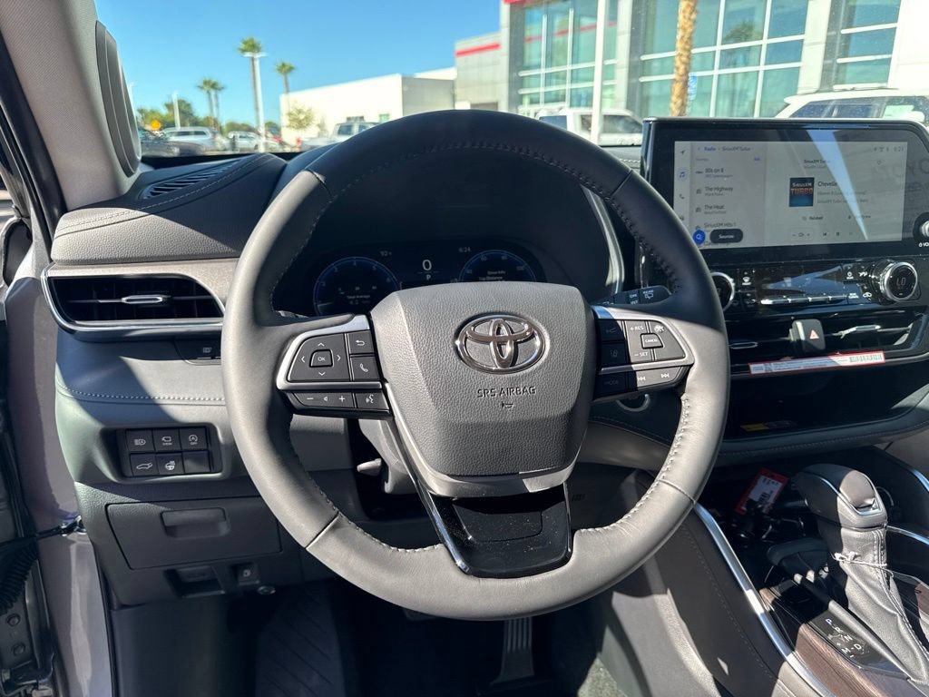 New 2026 Toyota Highlander Limited AWD/4WD image 9
