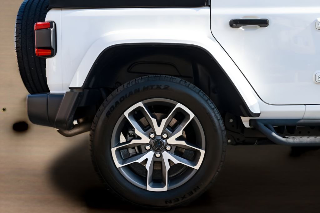 Used 2024 Jeep Wrangler Unlimited w/ Convenience Group image 13