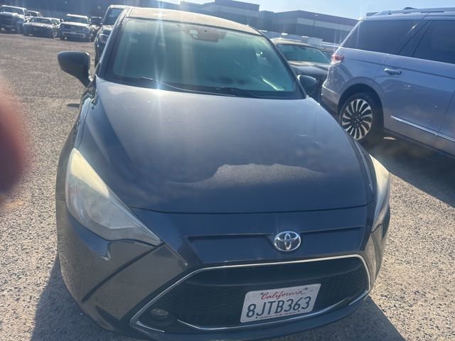 Used 2019 Toyota Yaris LE FWD image 2